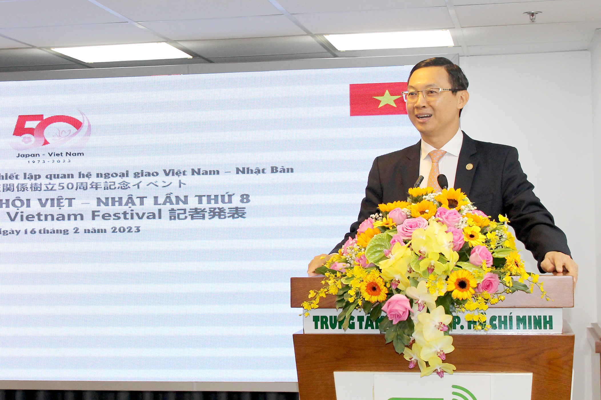 Đồng chí Trần Phước Anh – Giám đốc Sở Ngoại vụ TP. Hồ Chí Minh phát biểu tại buổi họp báo (Ảnh: H.H).